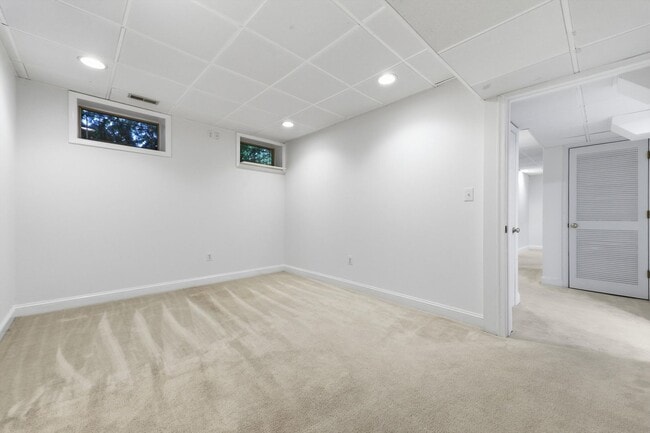 Building Photo - 17545 Hardy Rd