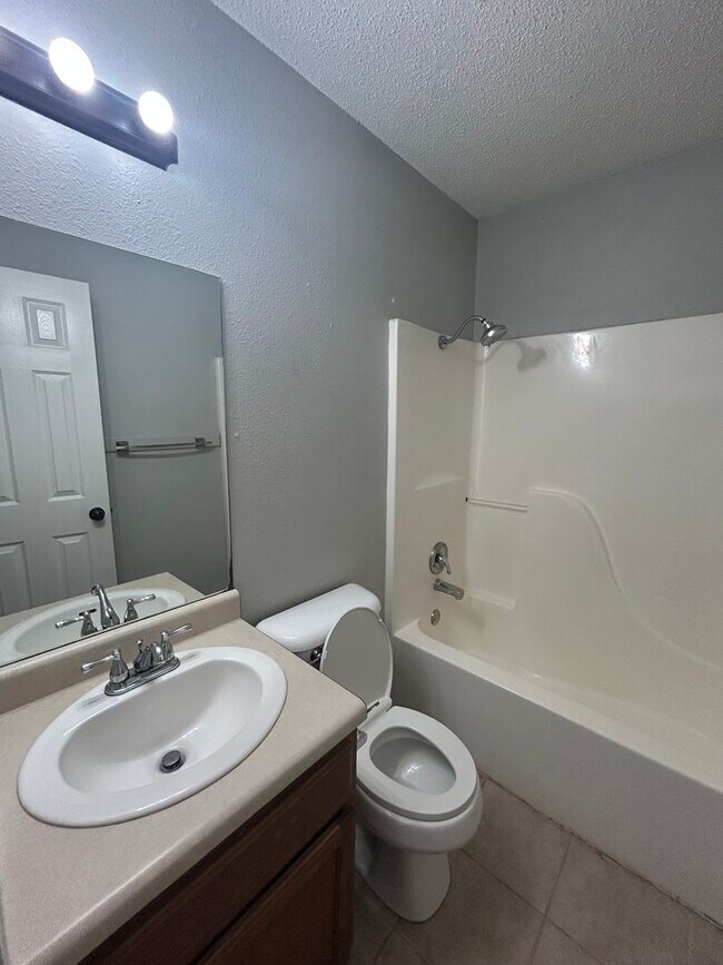 Building Photo - 3501 SW Landau Ct