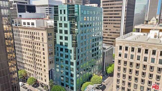 Building Photo - 655 S Hope St