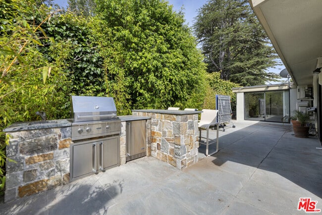 Building Photo - 30611 Las Estrellas Dr