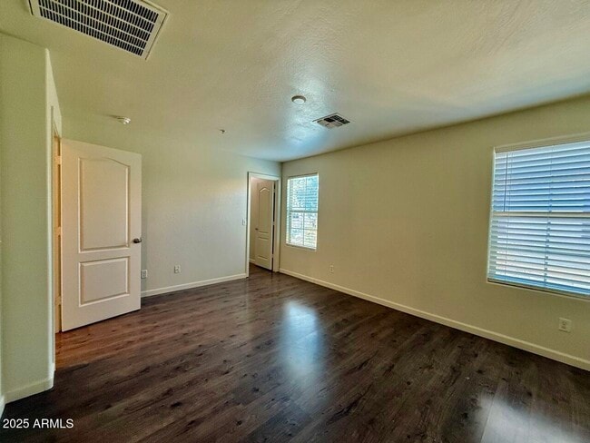 Building Photo - 1520 N 80th Dr