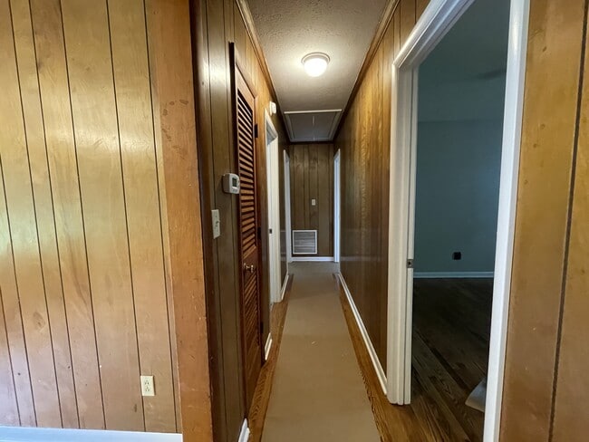 Building Photo - 156 Hilldale Ln