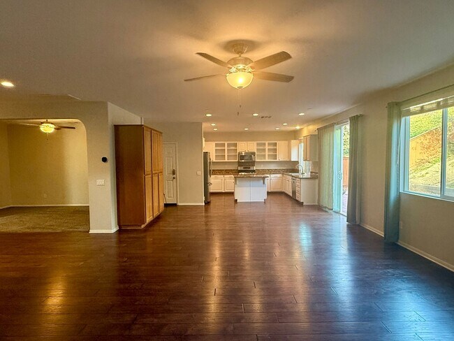 Building Photo - Beautiful 5-Bedroom Home In Oceanside