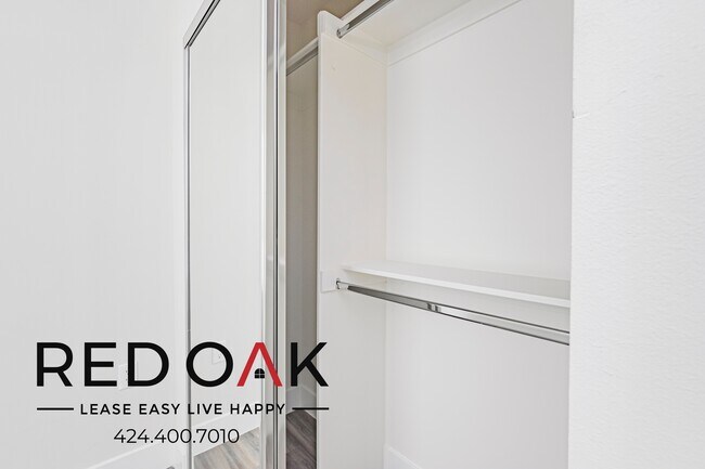 Building Photo - 1037 Dewey Ave