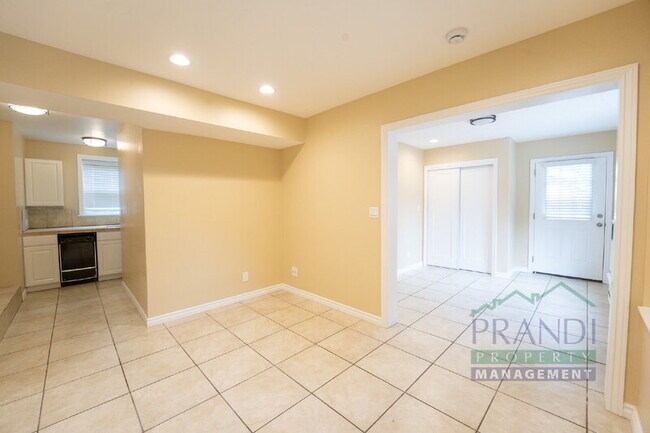 Building Photo - 40 Pleasant Ln