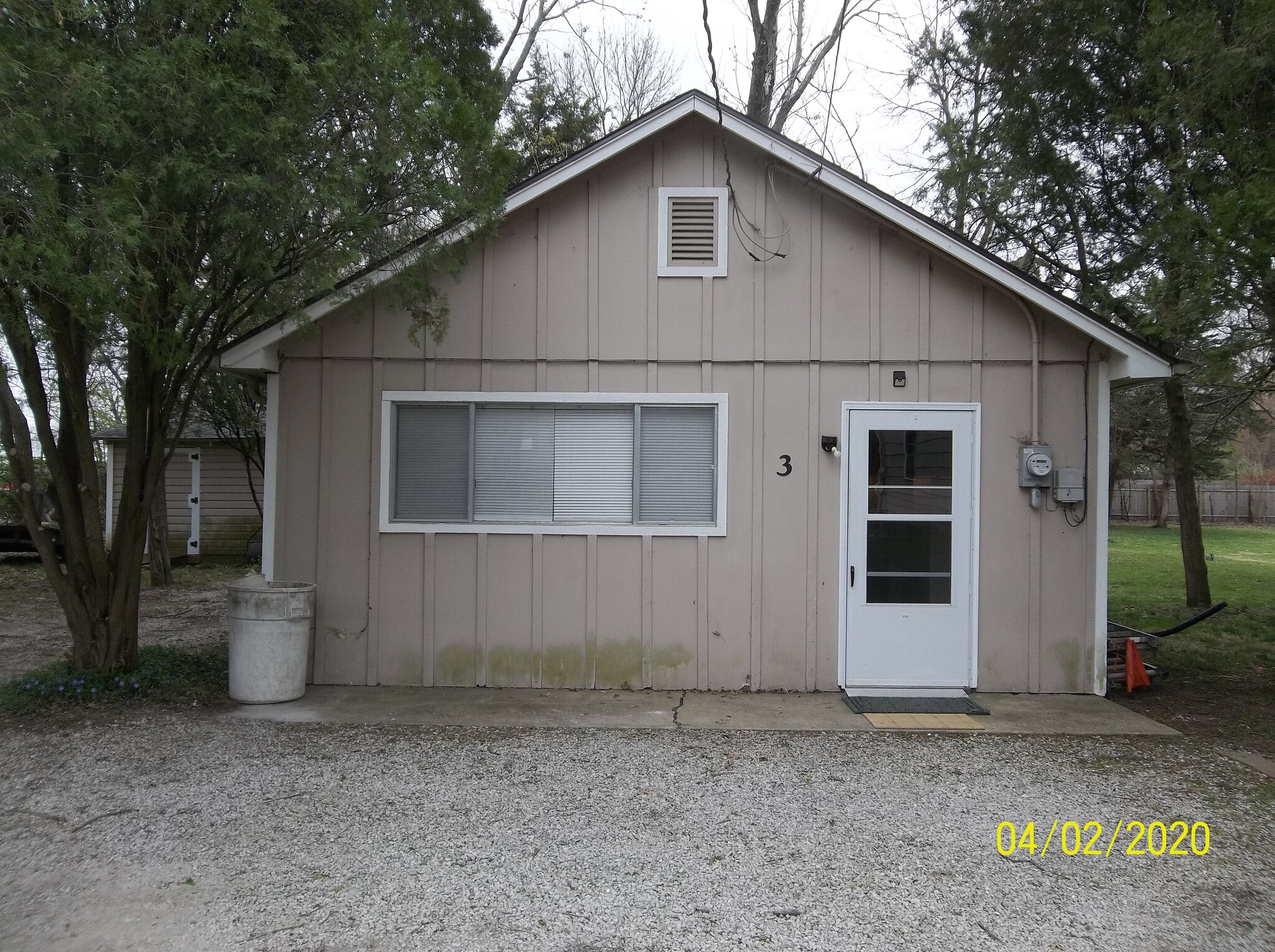 533#3 Carriage house apartment - 533 E 19th St