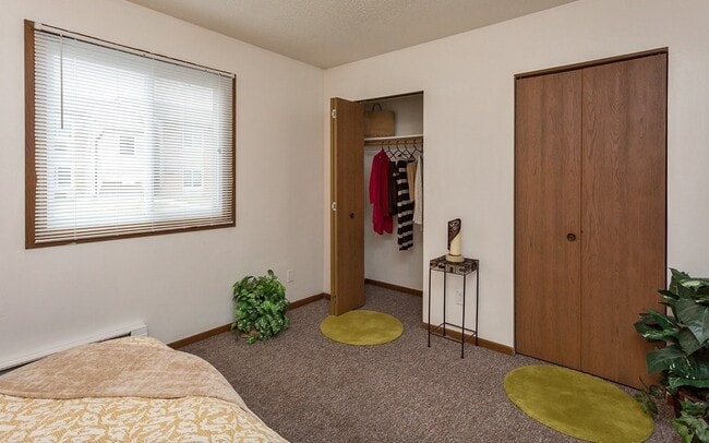 Building Photo - 225 Sugar Creek Ln