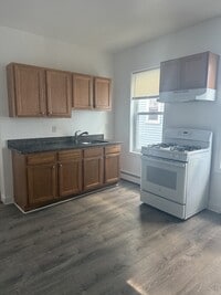 Building Photo - 25 Highland St