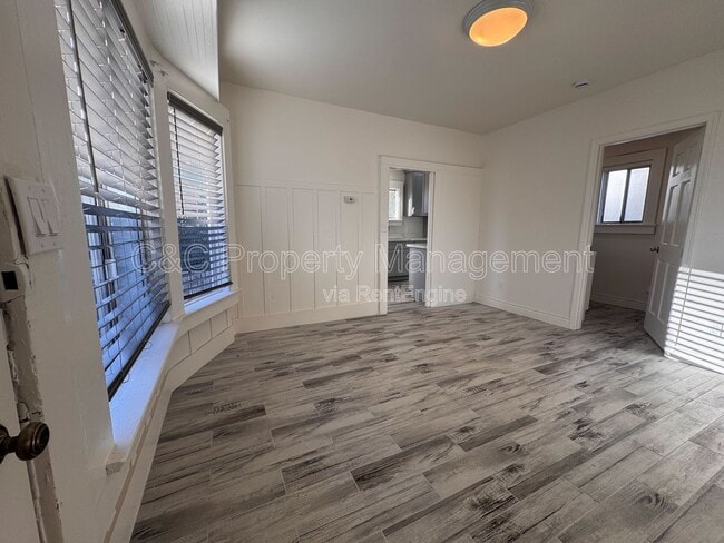 Building Photo - 817 Wainwright St