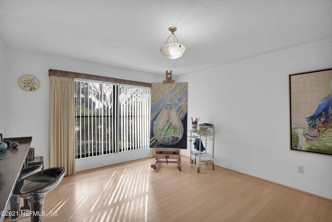 Building Photo - 2437 Burgundy Ct