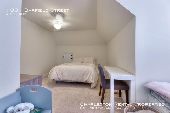 Building Photo - 1031 Barfield St