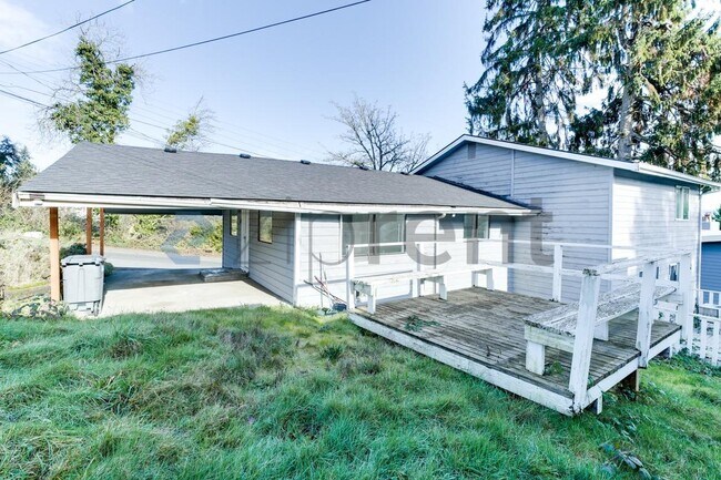 Building Photo - 2717 S 125th St