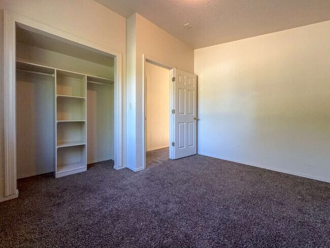 Building Photo - No HOA!