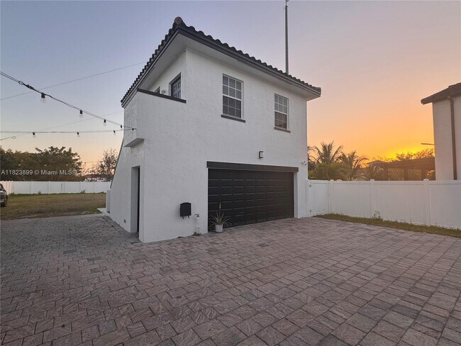 Primary Photo - 16934 SW 92nd St Cir