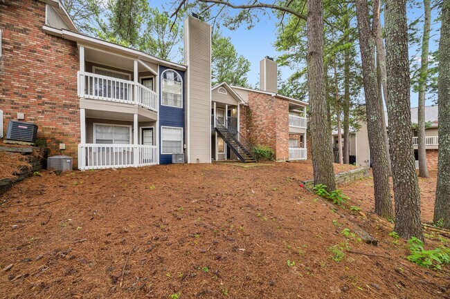 Building Photo - 3784 University Dr NW