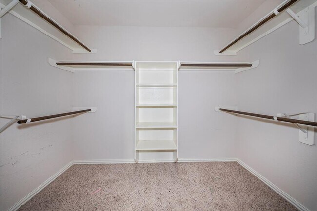 Building Photo - 3306 Benbrook Springs Ln