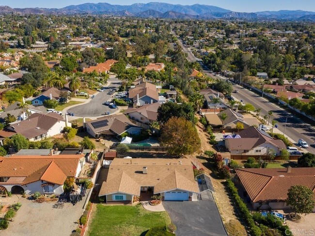 Building Photo - 648 Morro Rd