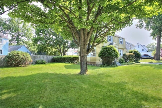 Building Photo - 30 Catherine St