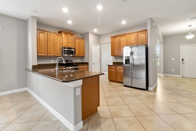 Building Photo - 3/2.5 Beautiful Energy Efficient Home in H...