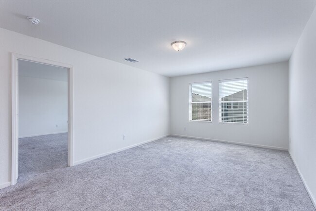 Building Photo - 415 Madison Way