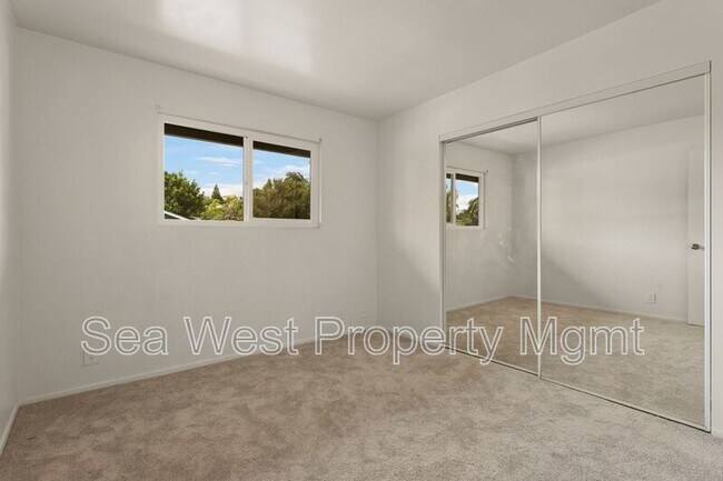 Building Photo - 820 Encinitas Blvd