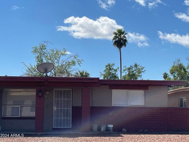 Primary Photo - 1205 W Southern Ave