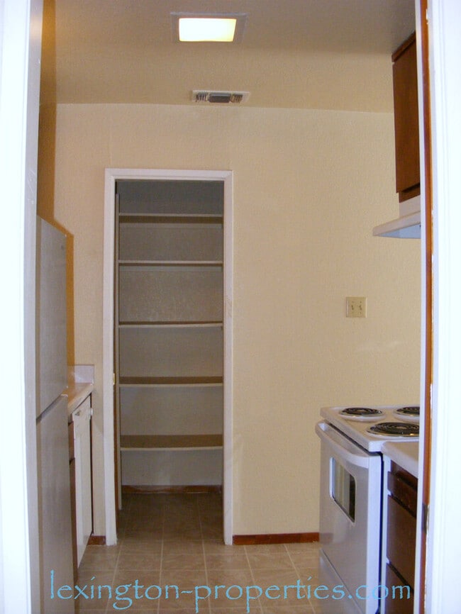 Building Photo - Charming 2BD/1.5BA Home, located in Arden ...