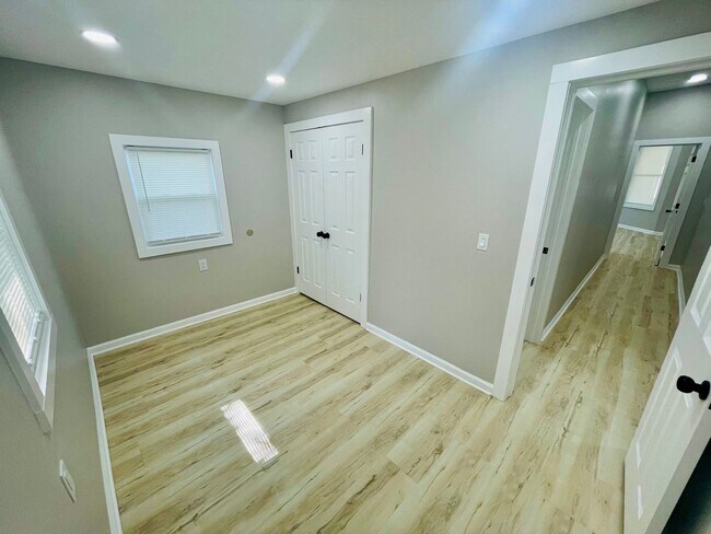 Building Photo - Open House 1:30-2:00 Sunday, August 3