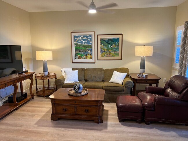 Building Photo - Remodeled and Fully Furnished, ground floo...