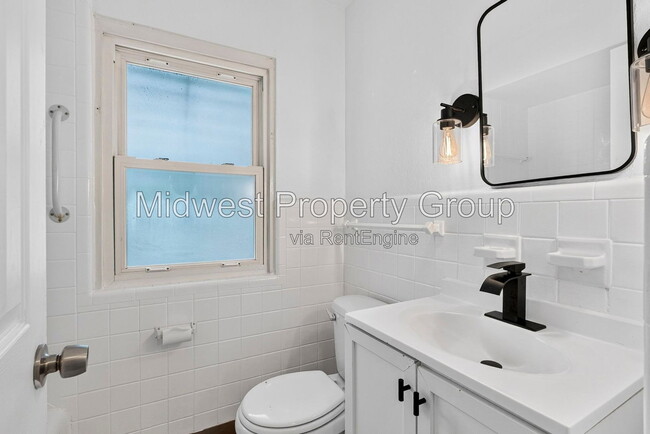 Building Photo - 1208 Verl Pl