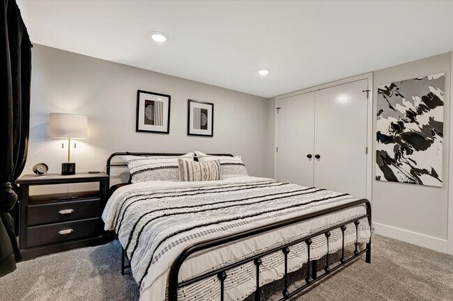 Building Photo - Luxury Ranch House on Champaign Country Club