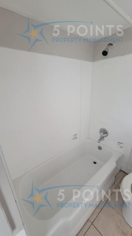 Building Photo - 2036 Lark St