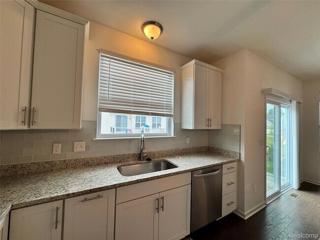 Building Photo - 278 Springview St