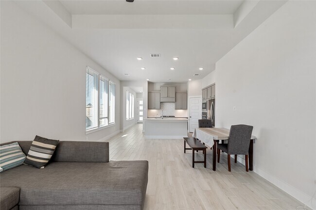 Building Photo - 17623 Azalea Clf Ct