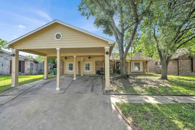 Building Photo - 3539 Westhampton Dr