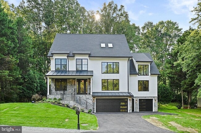 Building Photo - 9615 Locust Hill Dr