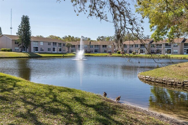 Building Photo - Beautifully Updated Condo