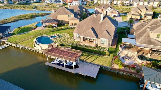 Primary Photo - 853 Coastal Ct