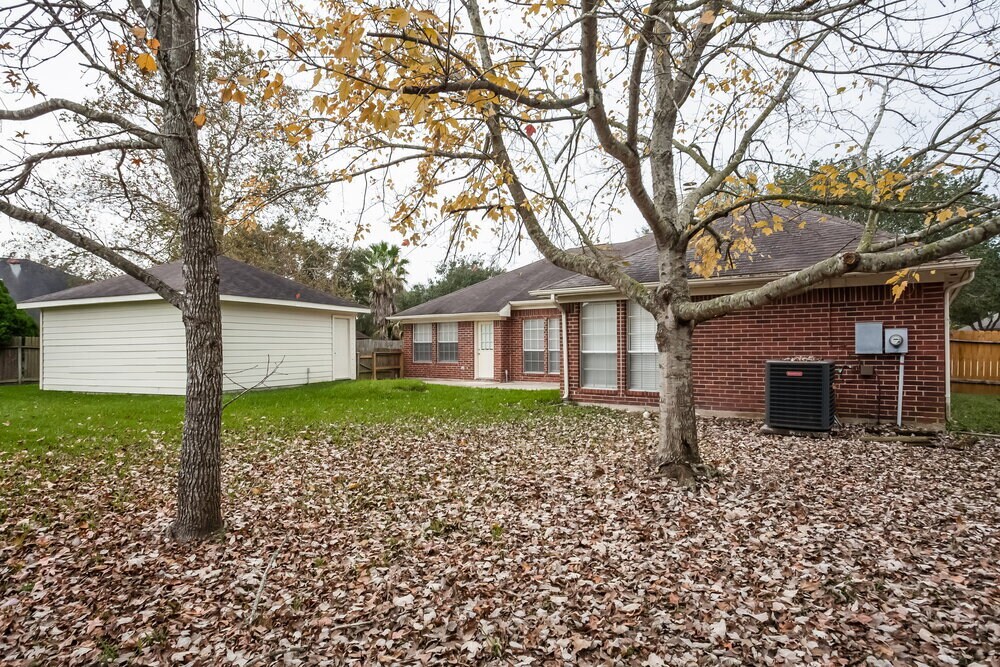Building Photo - 4427 W Thunderwood Cir