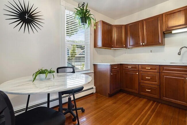 Building Photo - 401 Cabot St