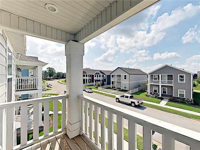 Building Photo - 6519 W Pleasant Way