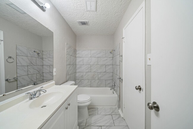 Building Photo - 13464 Castilian Dr