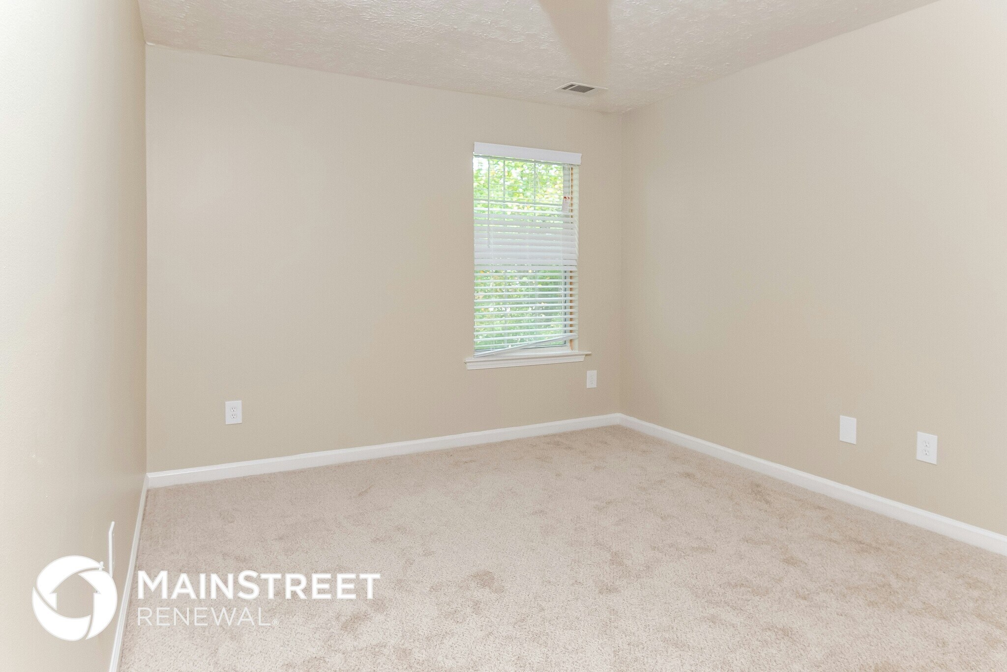 Building Photo - 1496 Paladin Ct