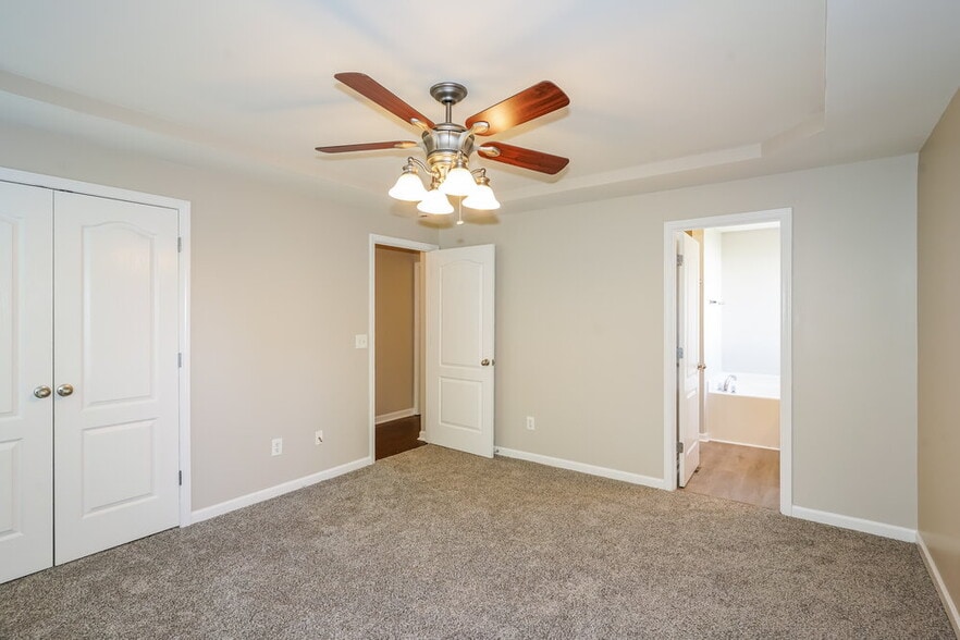Building Photo - 949 Pebble Beach Cir