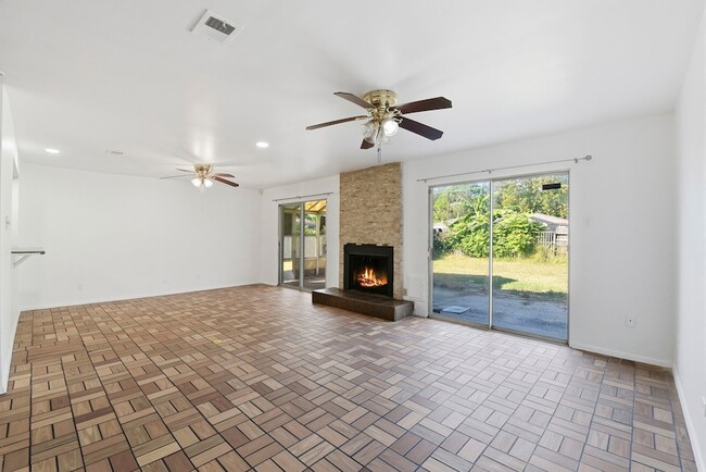 Building Photo - 7138 Mobud Dr