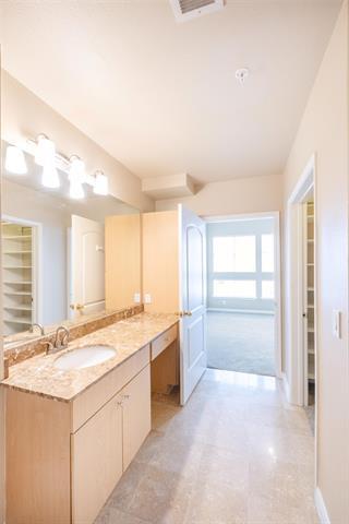 Building Photo - 3225 Turtle Creek Blvd Blvd