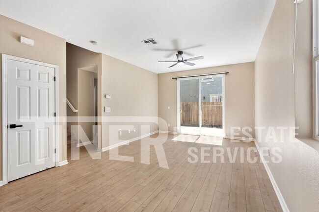 Building Photo - 2371 Snowberry Cir