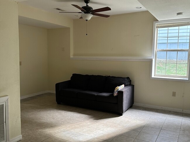 Building Photo - 1311 Berry Dr
