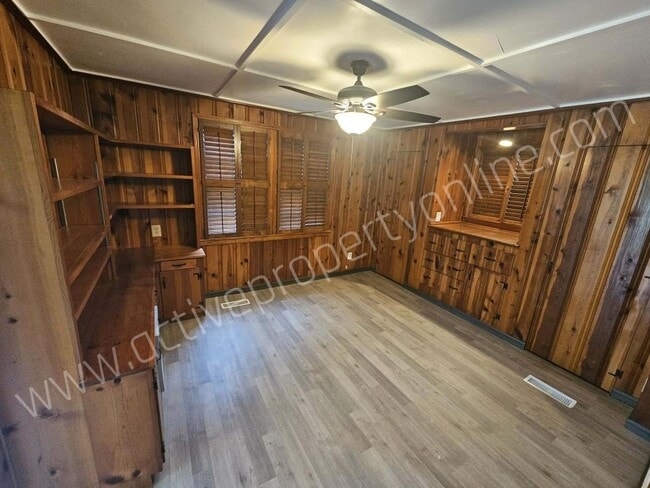 Building Photo - 1935 Northbrook Ave