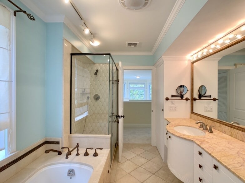 Building Photo - 7 Brooks Ave